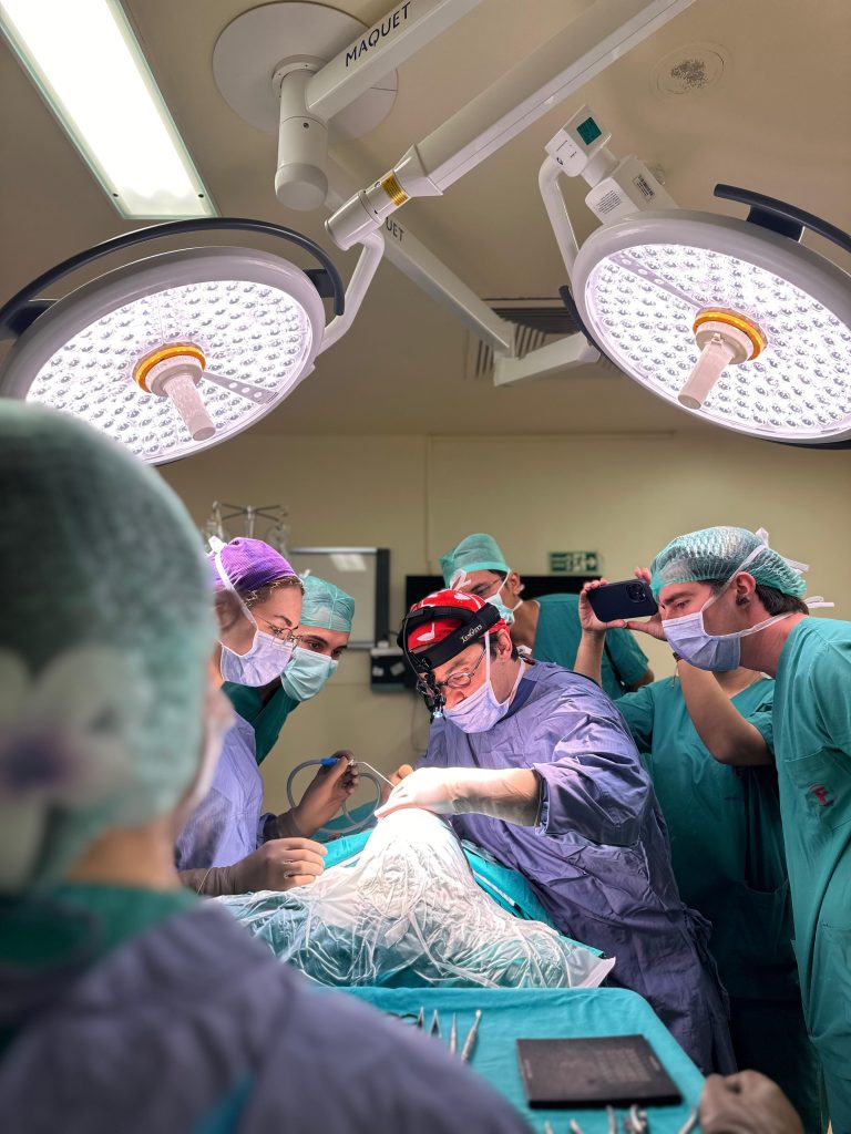 The Rhinoplasty Course by Comed Medical Training is designed for surgeons seeking to enhance their understanding of modern nasal surgery techniques. This five-day observation course provides participants with the opportunity to watch live surgeries, attend pre-operative consultations, and engage in interactive discussions with experienced rhinoplasty surgeons. Through a combination of observation and theoretical learning, participants gain valuable insights into surgical planning, operative techniques, and post-operative care. The course is led by European Board-certified surgeons with years of practical experience in both functional and aesthetic rhinoplasty. Each session is limited to small groups, ensuring that every participant receives personalized attention and has the opportunity to ask detailed surgical questions. With Comed’s professional organization and five years of continuous success in medical education, the Rhinoplasty Course stands as one of the most comprehensive training opportunities in Turkey.
